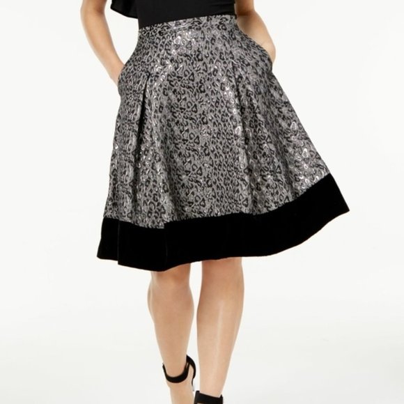 Sachin + Babi Dresses & Skirts - Black & Silver Jacquard Print Velvet Trim A-Line Dressy Skirt Size 8